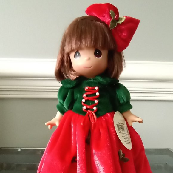 'PRECIOUS MOMENTS' Snow White Christmas Dreams Collectable Vinyl Doll 12… - Picture 1 of 16